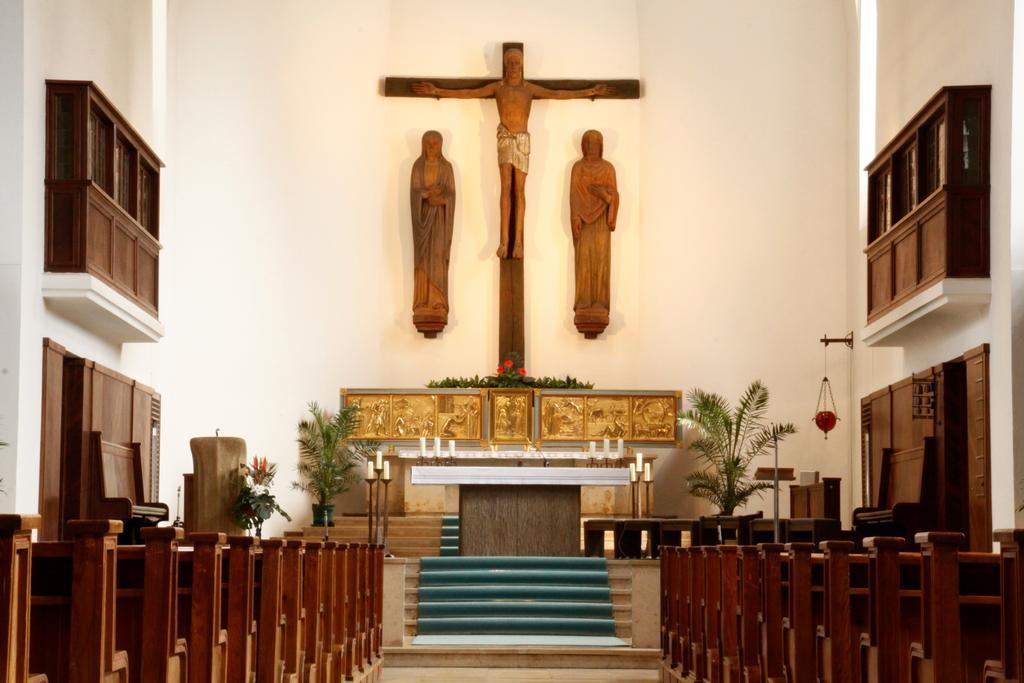 Kloster St. Josef Ноймаркт  Экстерьер фото